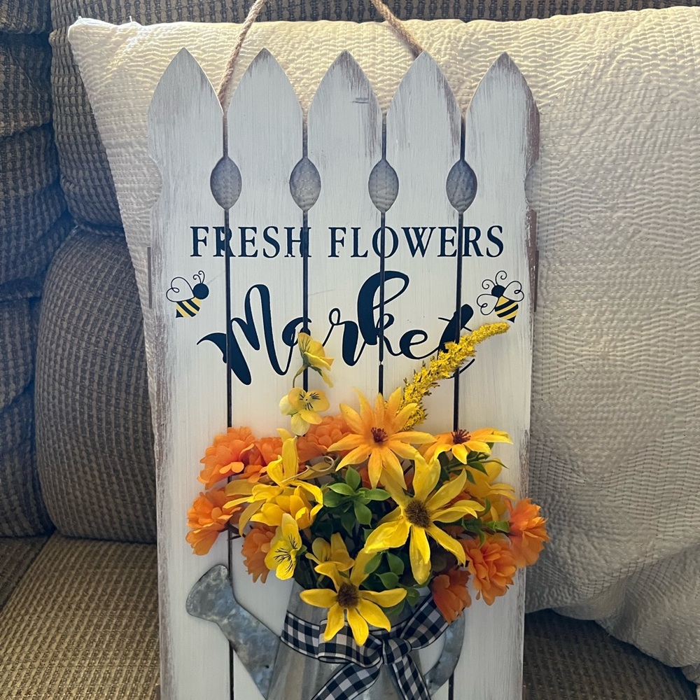 HANDCRAFTED DECOR - Picture 7 of 7